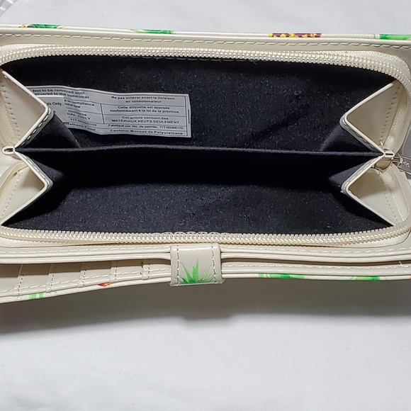 NWT Ladies Pineapple Wallet - Cream/Beige - Summer - Picture 4 of 7